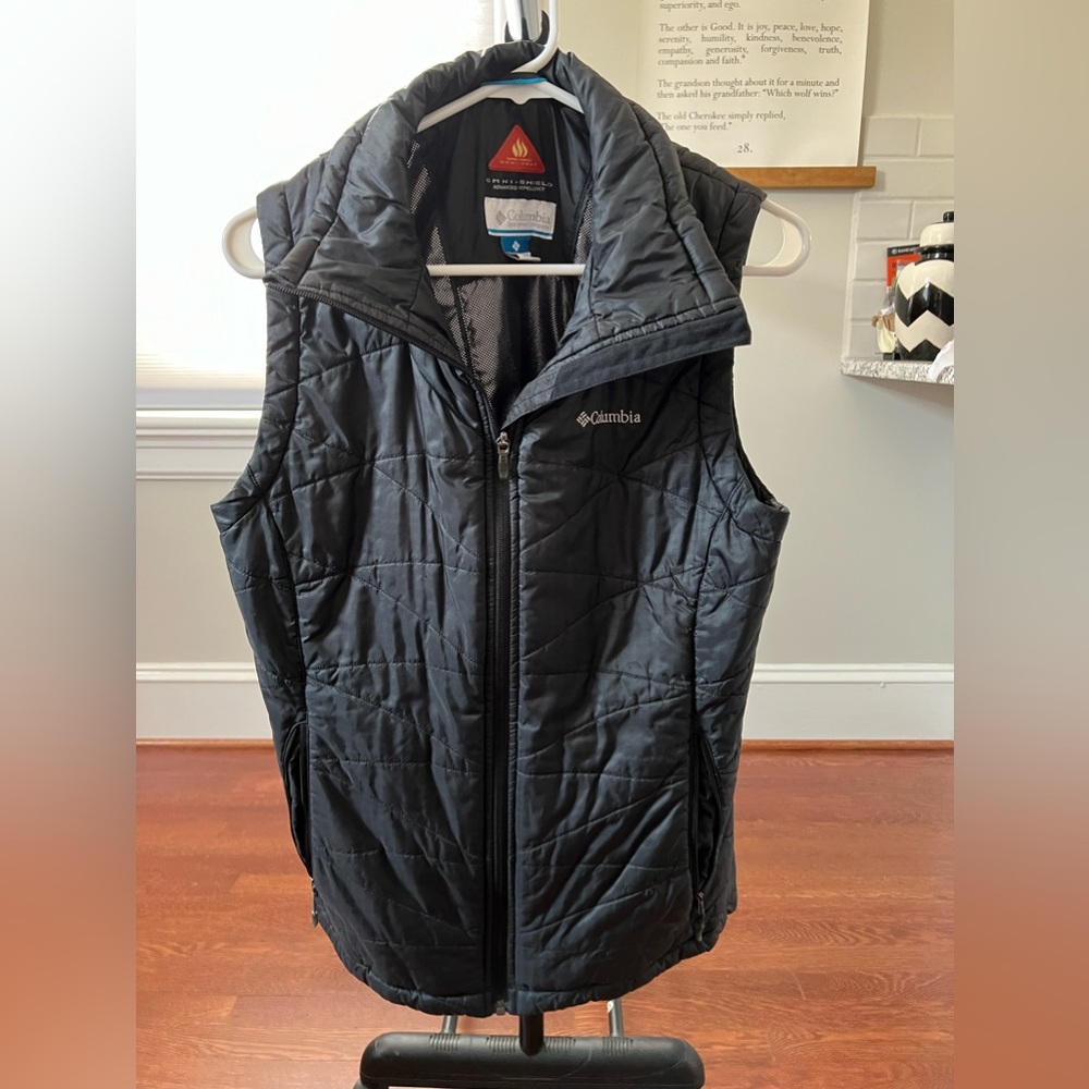 Women’s Columbia Vest - Size Large
